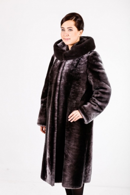 Пальто женское меховое с капюшоном